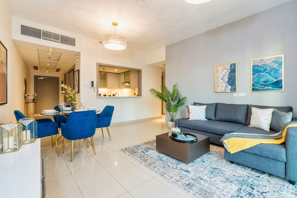 Luxurious 1B With Opera & fountains views