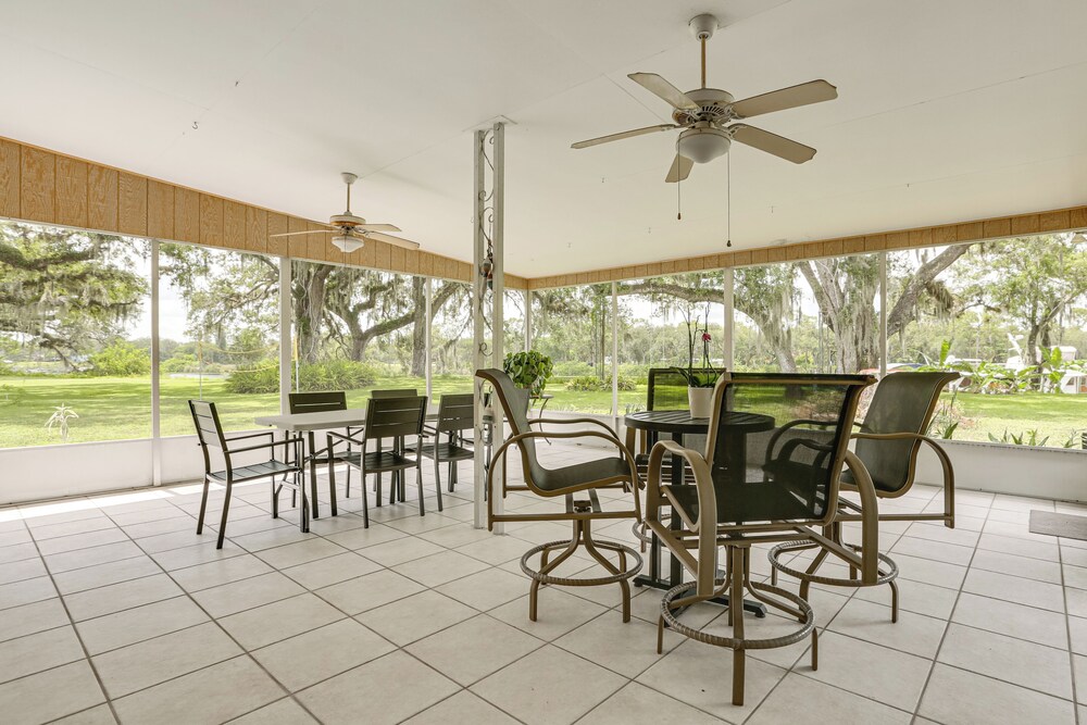 Boat Lift & Private Dock: Riverfront Labelle Gem
