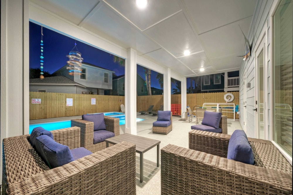 Private Pool+hot Tub, Near the Beach, Gulf Glimpse Marlin Cove by Avantstay