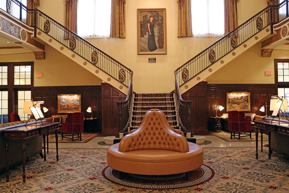 Big Spring Vacations - Hotel Settles - Property Image 3