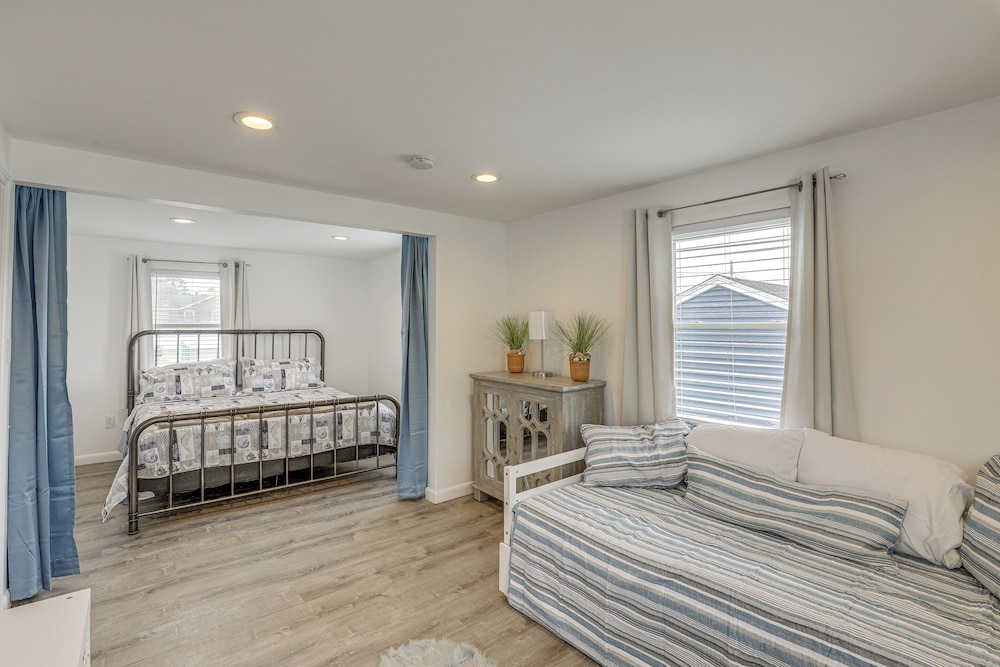 Beachfront Salisbury Retreat w/ Fire Pit & Grill