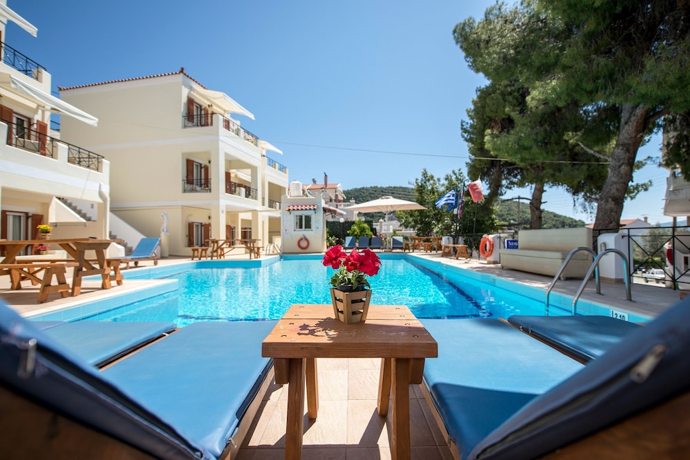Kostis Villas