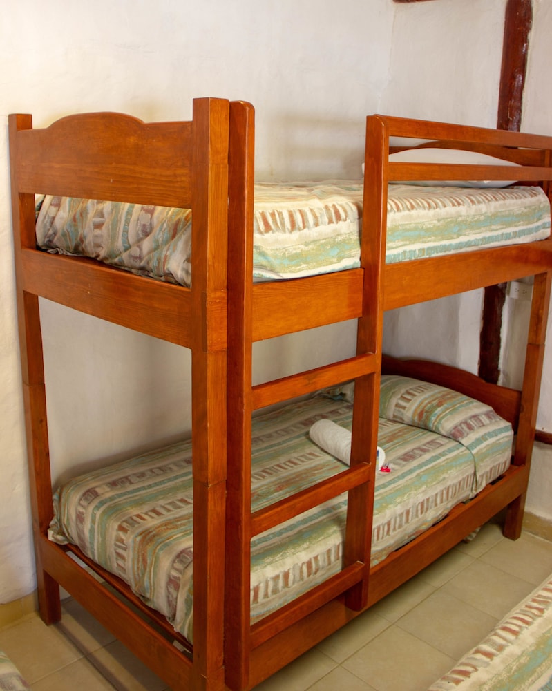 Golden Paradise Hostel