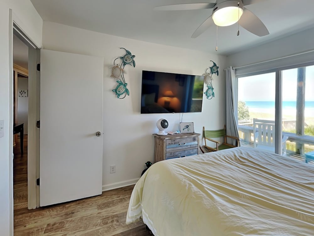 Livin' the Ruff Life by Topsail Realty
