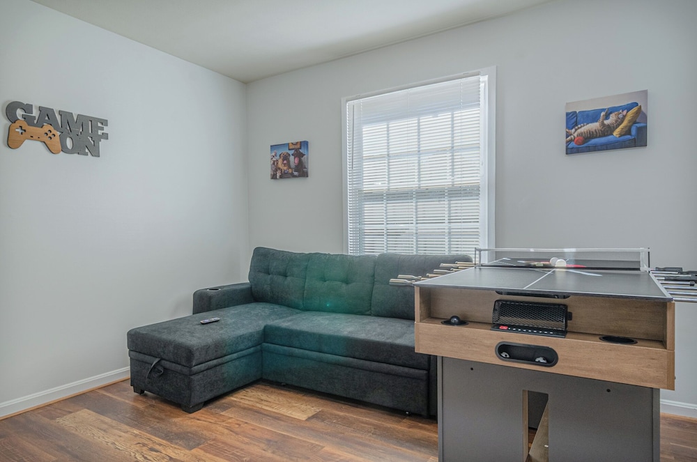Spacious 4BR Columbus Home with GameRoom