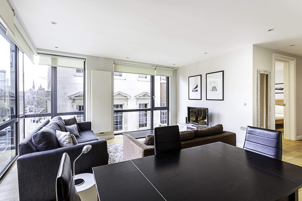 Wonderful Holborn Apartment