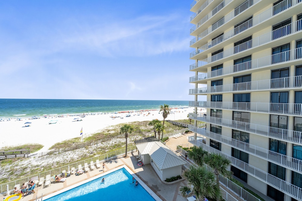 Pelican Pointe by Hosteeva