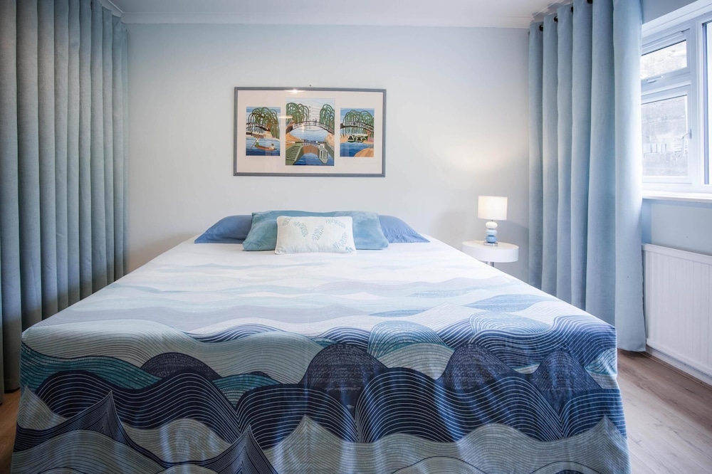 Longview - 4 Bedroom Holiday Home - Pembroke Dock