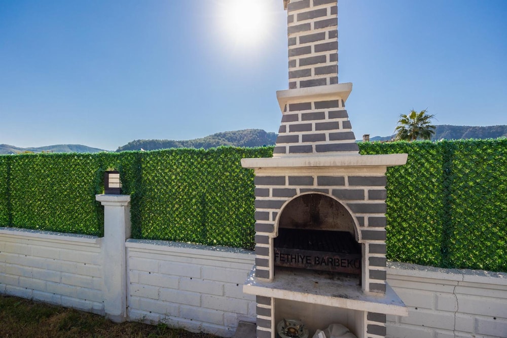 Villa Grand Yasar 4 With 4 Bedrooms and 4 Bathrooms