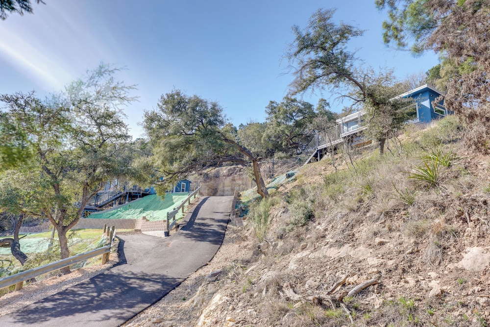 Close to Canyon Lake: Cabin - Boat Ramp & Hot Tub