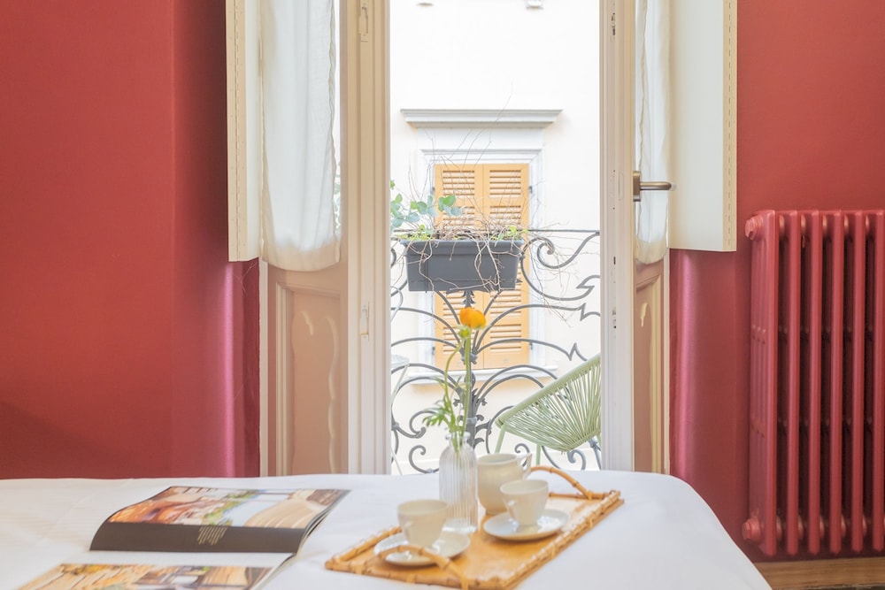 Viav by Rent All Como