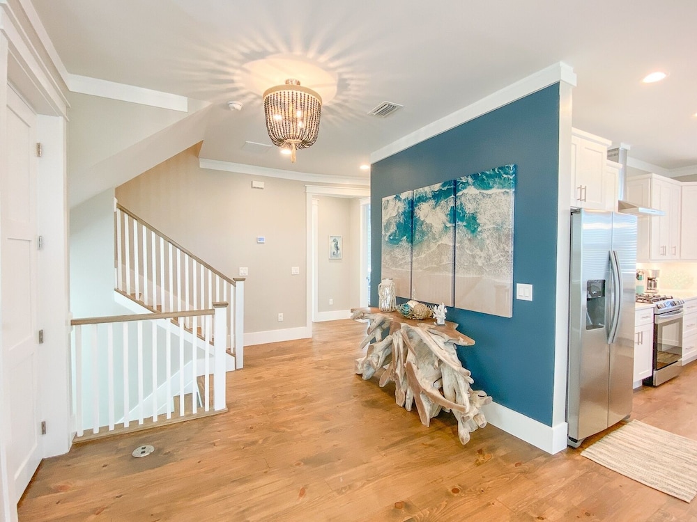 135 Island Escape: 5br Home W/ Pool And Spa! 5 Bedroom Home