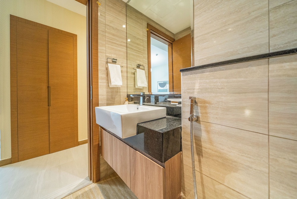 Impressive 2BR Apt with Premium