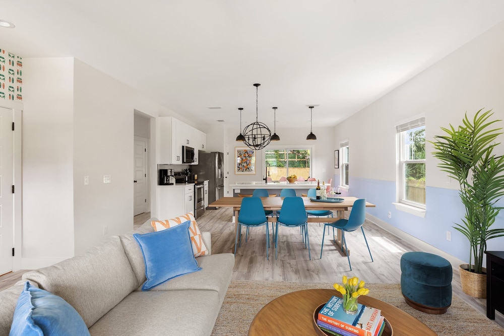Blue Hour Playfully Designed Beach Home w Hot Tub Fire Pit Game Room