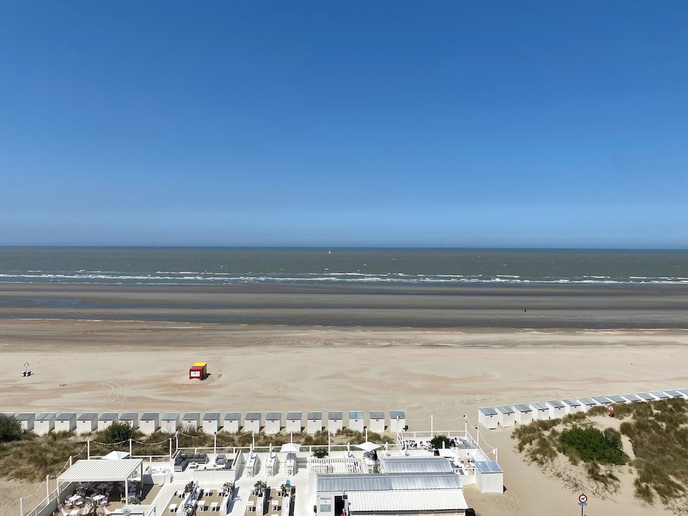 Apartment in Nieuwpoort-bad With Sea View