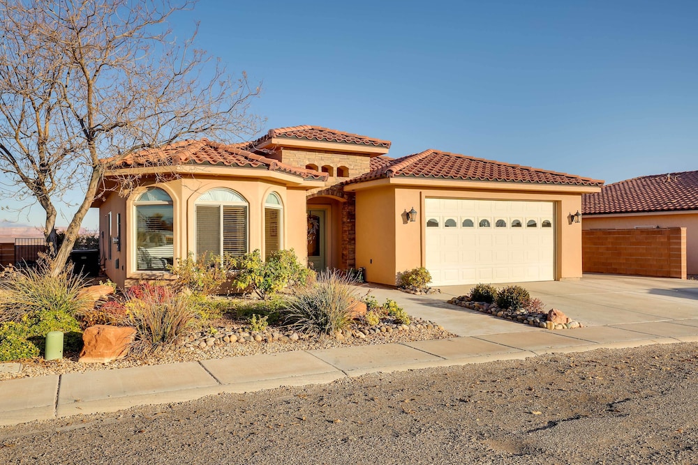 Page Vacations - Horseshoe Bend Retreat: Fire Pit  Mountain Views! - Property Image 1