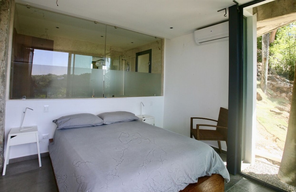 Modern 7 Bedrooms Villa on Private Beach Access view 4