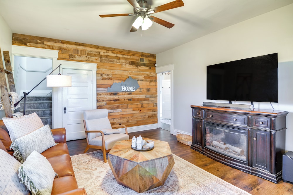 15 Mi to Dtwn Lexington: Serene Wilmore Home!