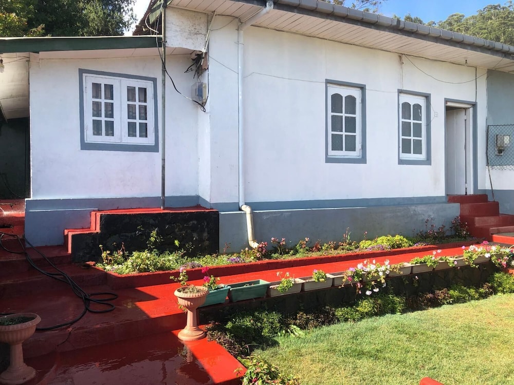 White Cottage Nuwara Eliya view 3