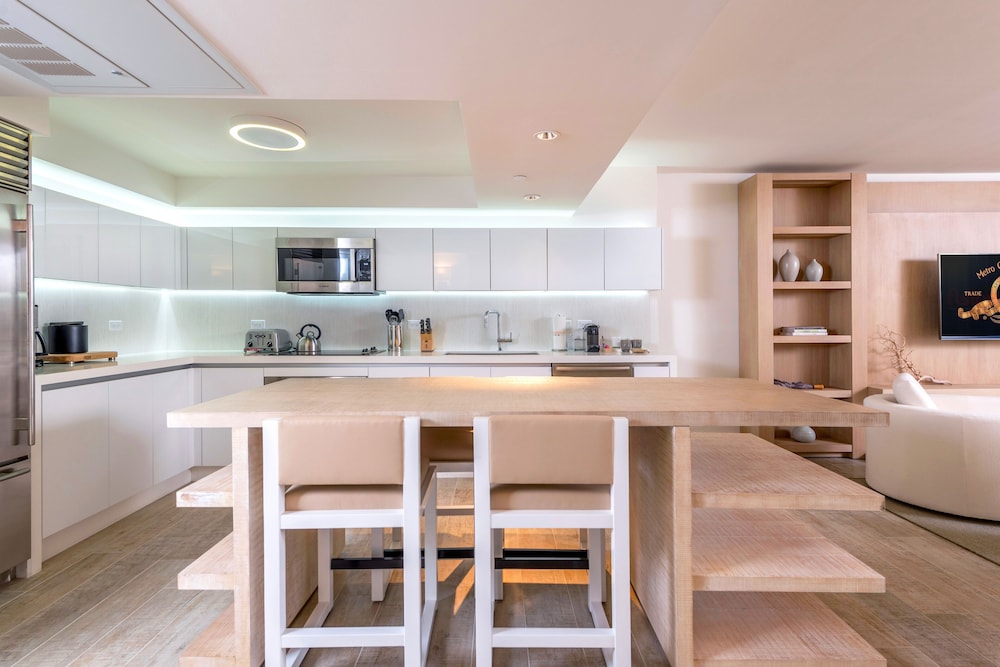 Luxury Vacation Rentals at 1 Hotel & Homes by LRMB