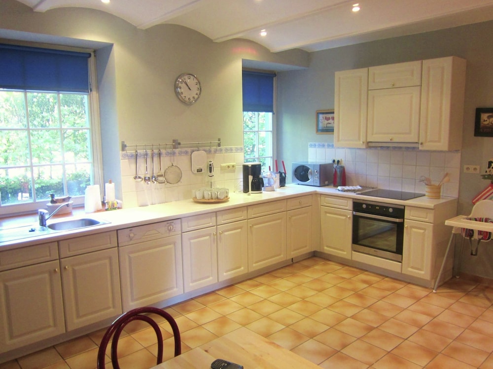 Spacious Family Villa, Offagne view 5