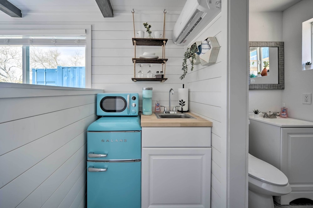 Modern Studio w/ Mtn Views & Lake On-site!
