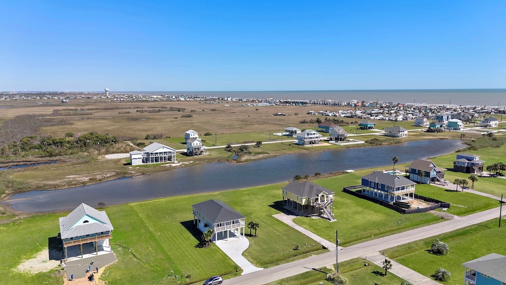 Pelican Perch by Ryson Vacation Rentals