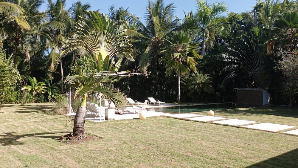 Villa Joyosa- Las Terrenas Beachfront Villa
