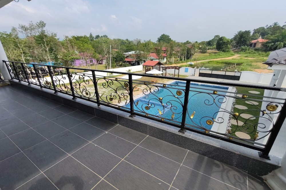 Grand Aeden Villa