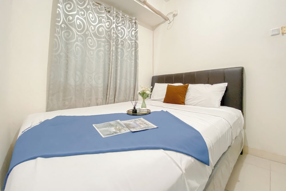 Good Place And Comfortable 2Br At Green Pramuka City Apartment