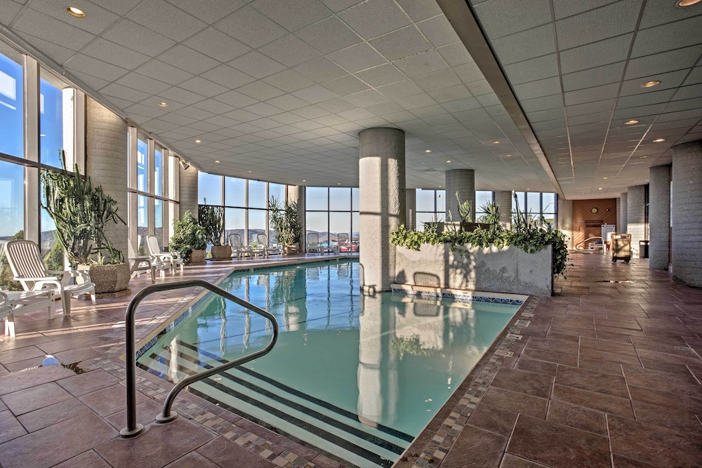 Cozy Sugar Mountain Condo w/ Pool, Walk to Slopes! view 5