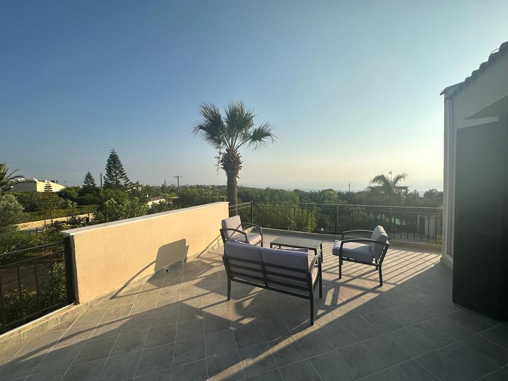 Impeccable 3-bed Villa in Tala - Paphos