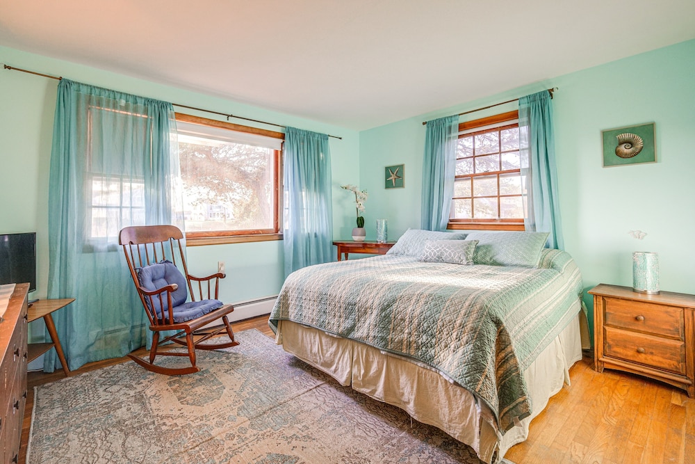 Cape Cod Cottage w/ Private Dock on Bass River