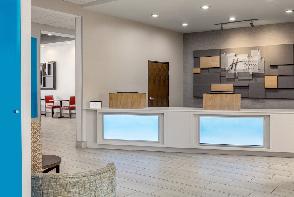 Waycross Vacations - Holiday Inn Express Hotel  Suites Waycross, an IHG Hotel - Property Image 2