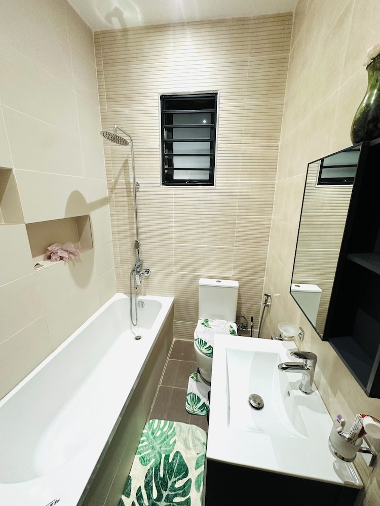 Executive Private Standing apt in Lusaka