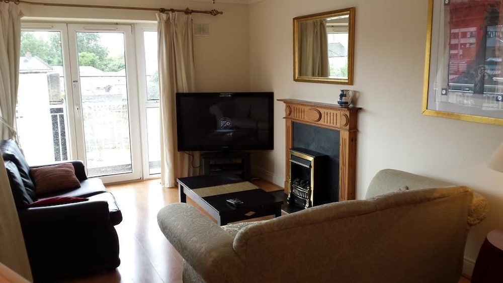 Charlemont Holiday Apartment