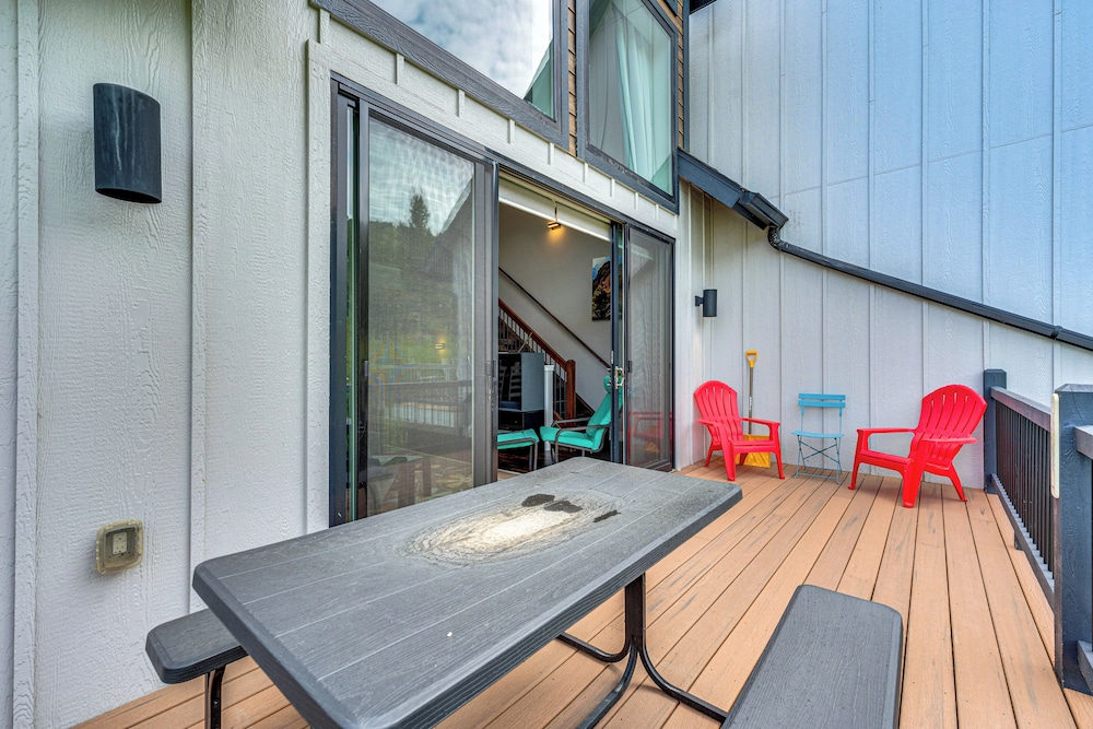 Ski-in/ski-out Gemini Lift Access! Home w/ Hot Tub