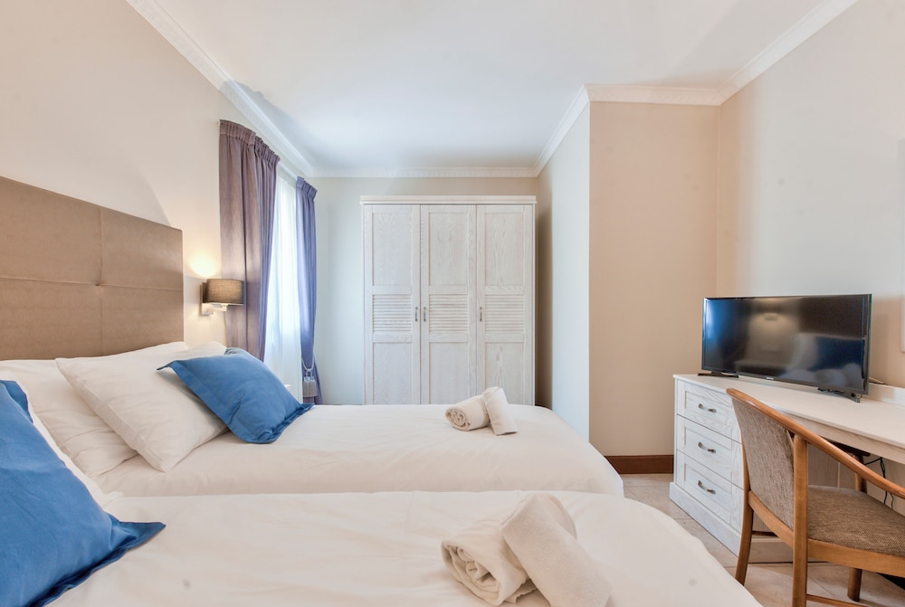 B Holiday Villas Mellieha view 2