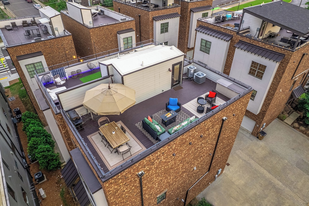 Melodic Skyline - Rooftop Views - 12th S District
