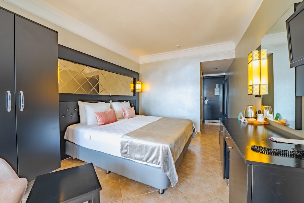 Prime Beach Otel Ex Ideal Prime Beach - Image 32