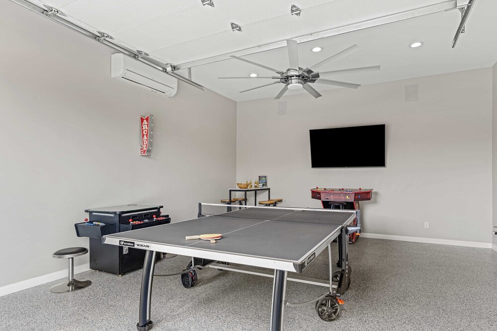 Pool, Sports Court, Game Garage, Fire Pit, & Casita Olivano Ranch by Avantstay