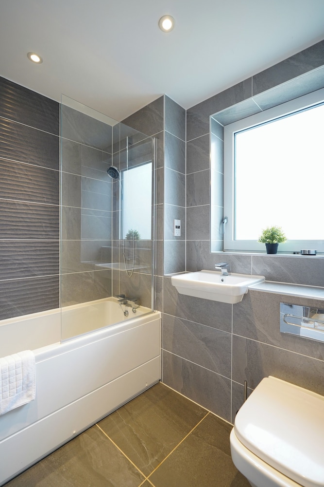 Serenity by the Water 3 bedroom London