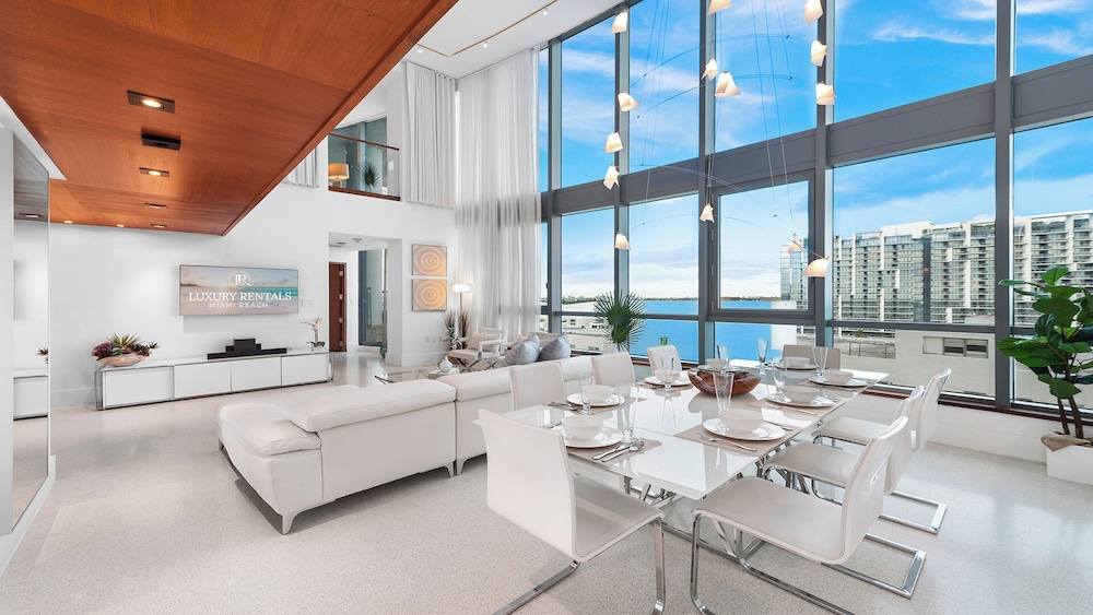 Luxury Vacation Rentals at The Setai by LRMB