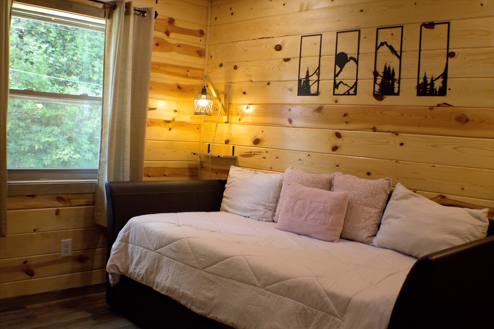 Vixen Run 4 Bedroom Cabin