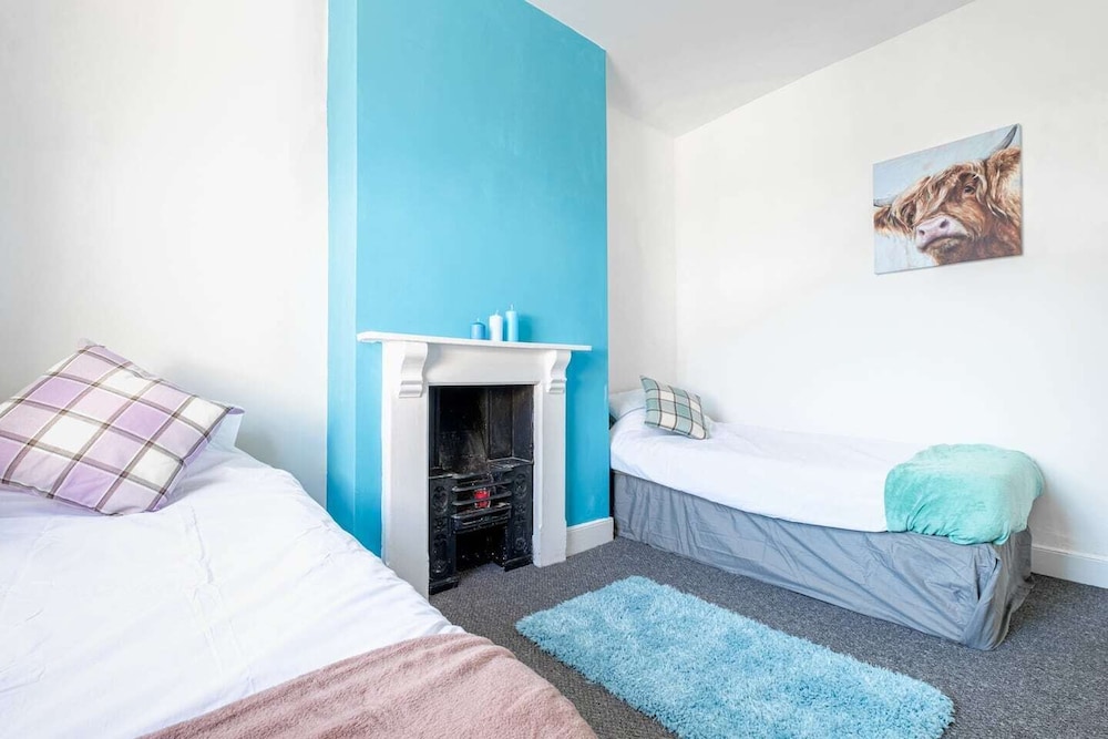 Karah Suites - Lansdown Road view 4