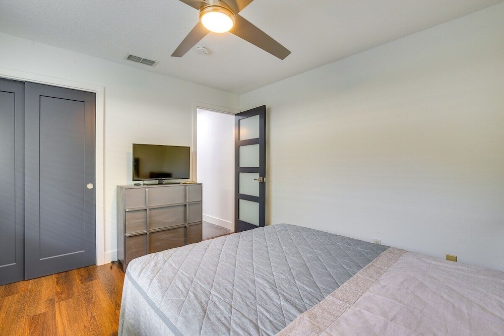 Oakland Park Oasis Heated Pool & Private Patio