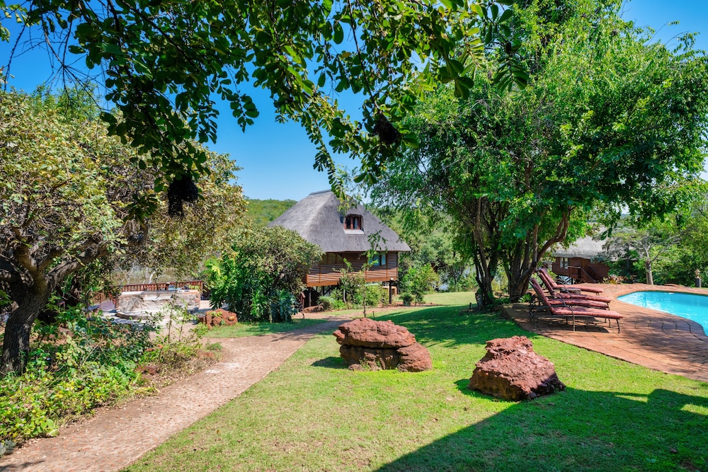 Valamanzi Lodge view 2