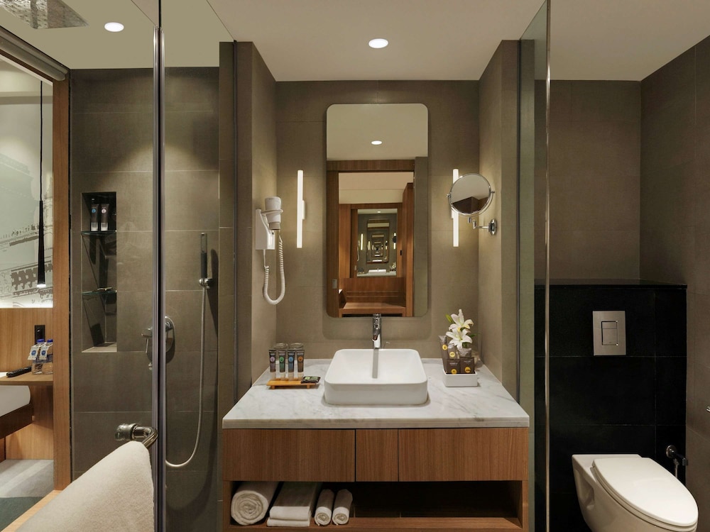 Mumbai Vacations - Novotel Mumbai Juhu Beach Hotel - Property Image 37
