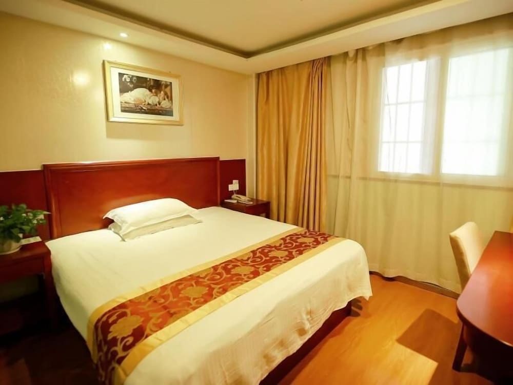 GreenTree Inn Jiangsu Suzhou Kunshan Huaqiao Household Building Materials City Shell Hotel