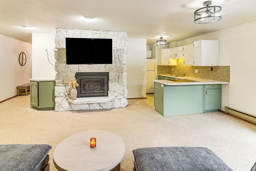 Walk to Winter Park Resort: Condo w/ Hot Tub!